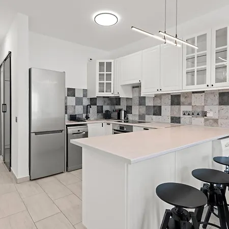Avyra Residences Limnaria 155 Queen Apartman *